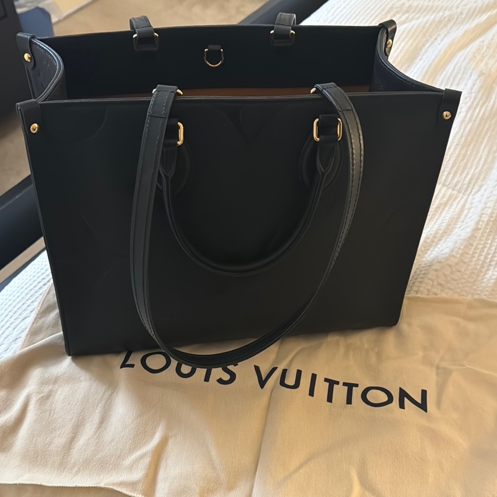 Louis Vuitton On the Go MM